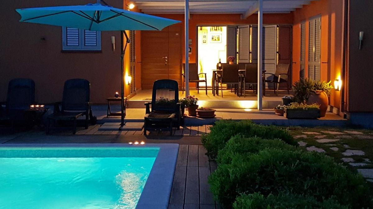 Villa Emili In Medulin - Haus Fuer 4-5 Personen エクステリア 写真